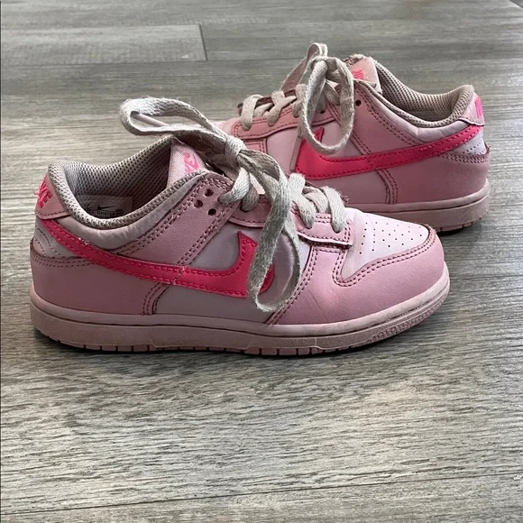 Pink Dunks - Picture 2 of 5